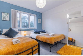 Central stylish flat 40 Percent off monthly stays parking